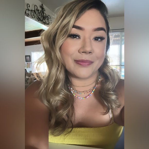 Meet your Posher, Carla💄🩷 - Picture 4 of 6